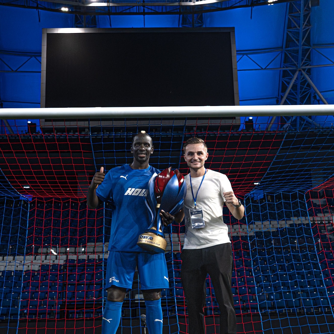Avec Mamadou Sakho, gestion de la communication du groupe équipe de France, lors de la Coupe du Monde de foot des créateurs de contenu, Malaisie 2025